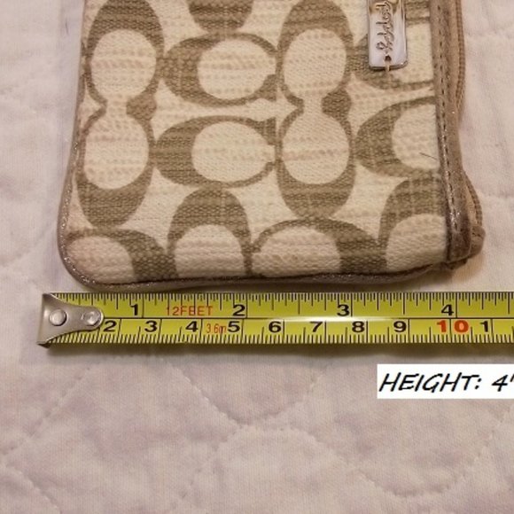 COACH Poppy canvas Wristlet - Picture 8 of 9